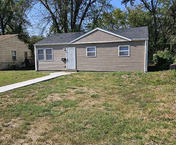 1118 Benton St — Photo 2