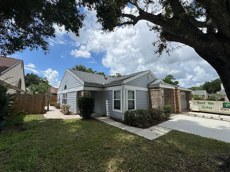 3117 Bridgeford Dr — Photo 2