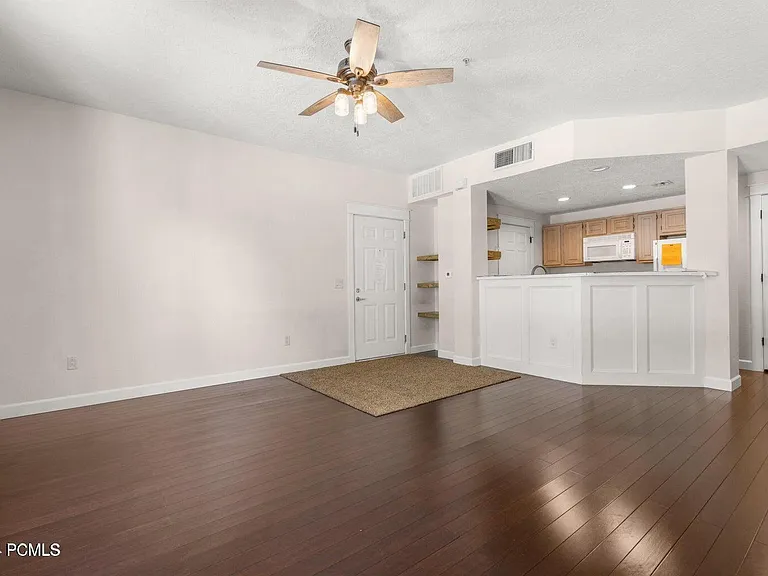 900 Bitner Rd #B16 — Photo 3