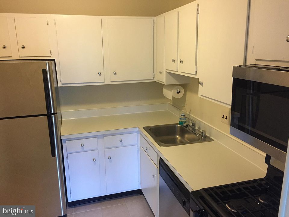 2nd image of 125 K-11 Clubhouse Dr SW #11