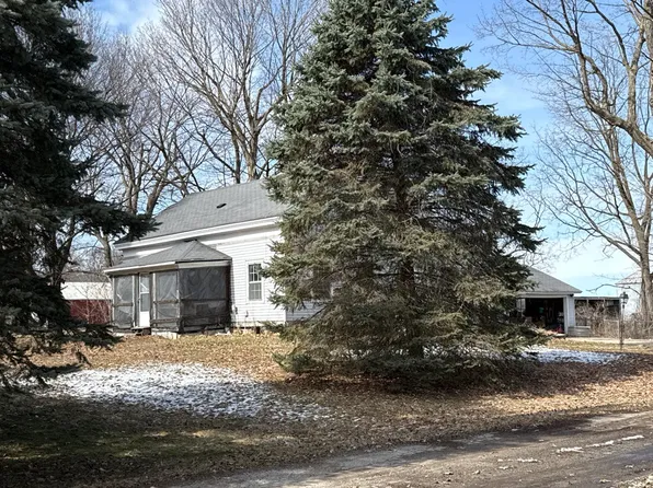 11716 W Carson City Rd, Greenville, MI 48838