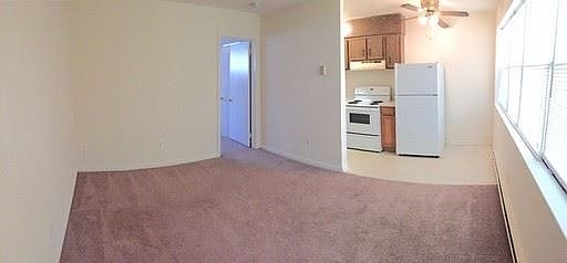 2nd image of 400 Warwick Ave #2