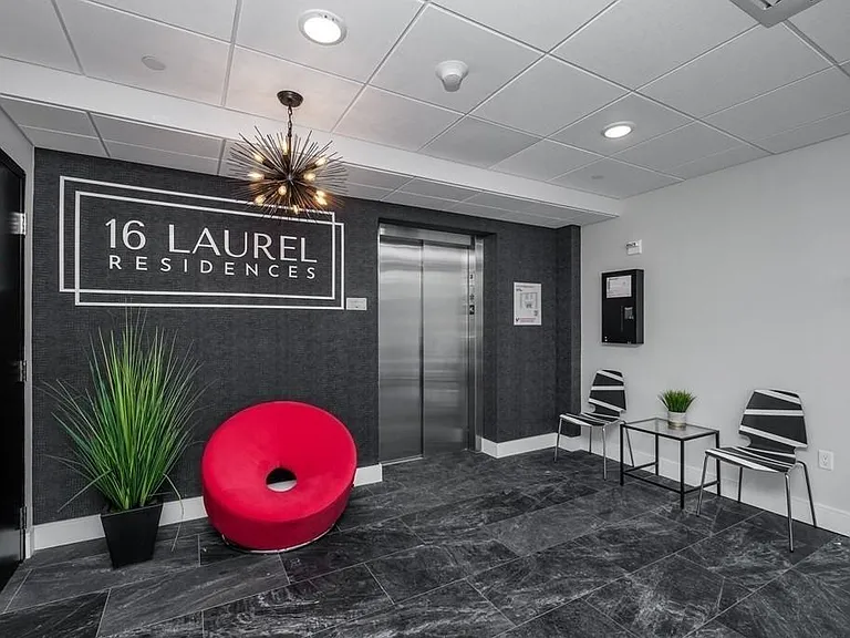 16 Laurel St — Photo 12