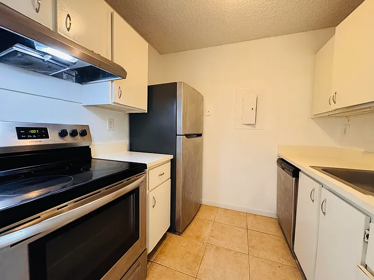 1068 N Benoist Farms Rd #302 — Photo 48