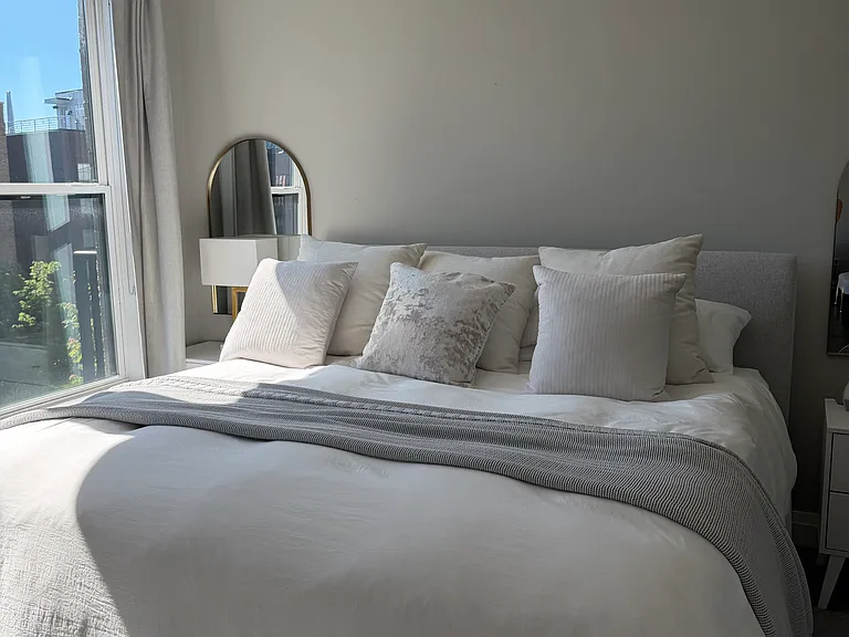 Master Bedroom w/ King Bed