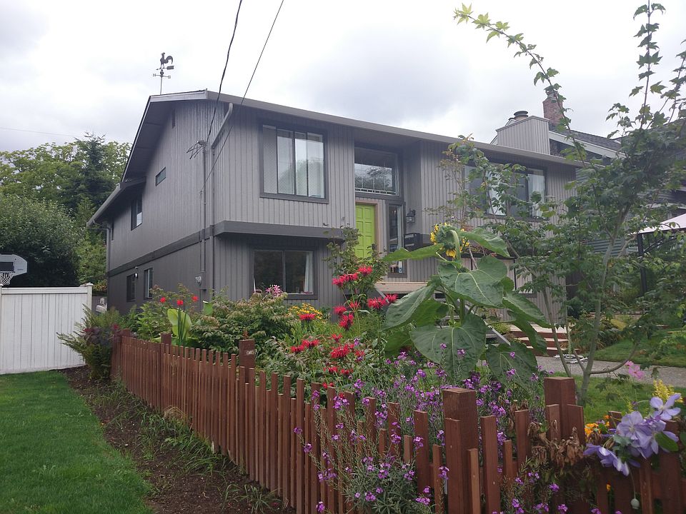 2nd image of 1532 42nd Ave SW