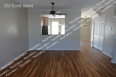 5th image of 202 Elise Dr