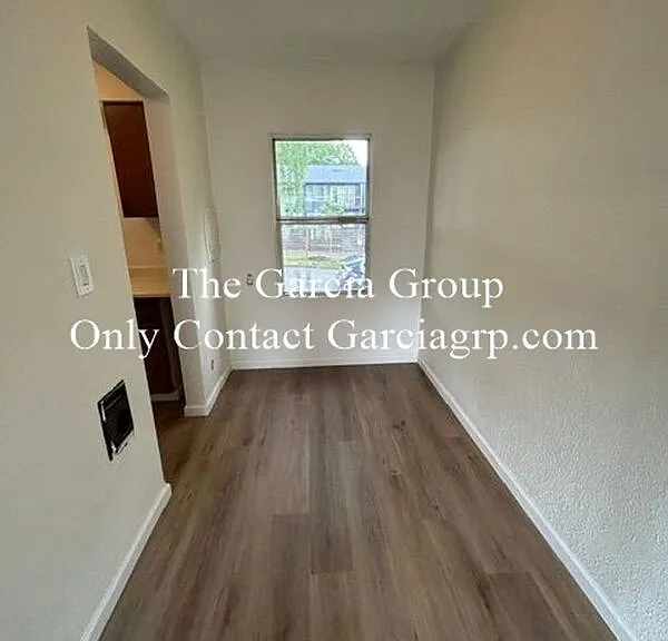 7805 NE Failing St #2 — Photo 10
