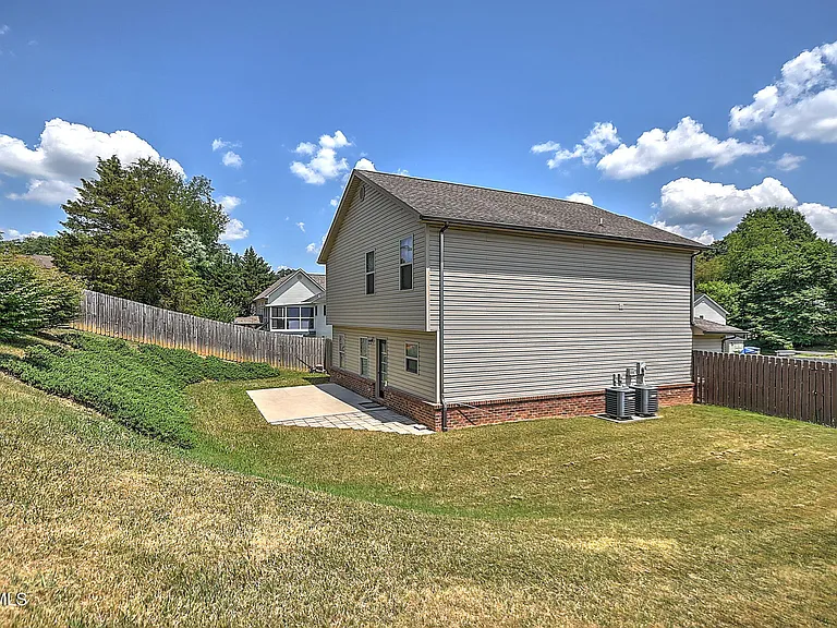 1092 Aberlea Valley Cir — Photo 38