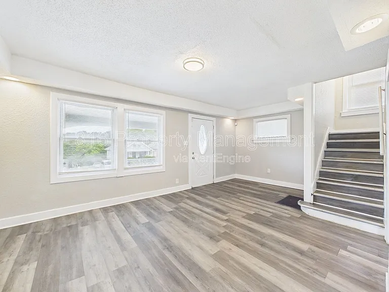 4417 Wayne Ave — Photo 3