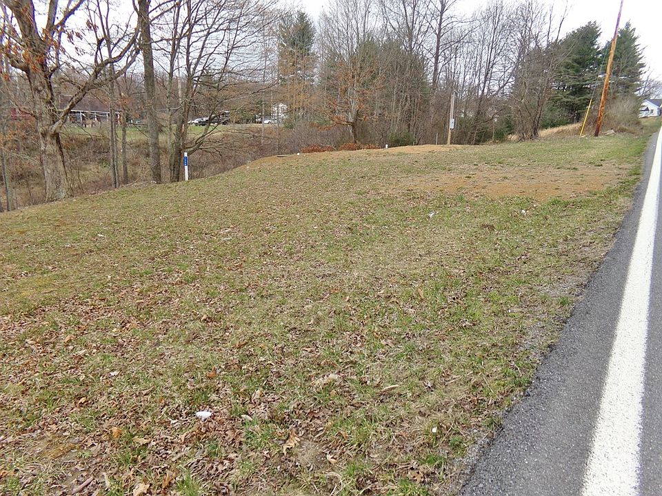 2nd image of 1560 Halls Ridge Rd