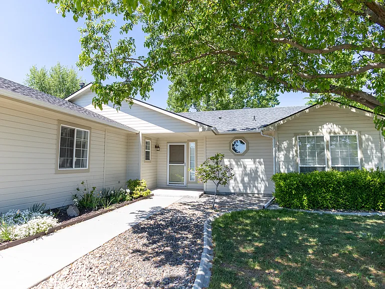 2938 W Elk Stream St — Photo 2