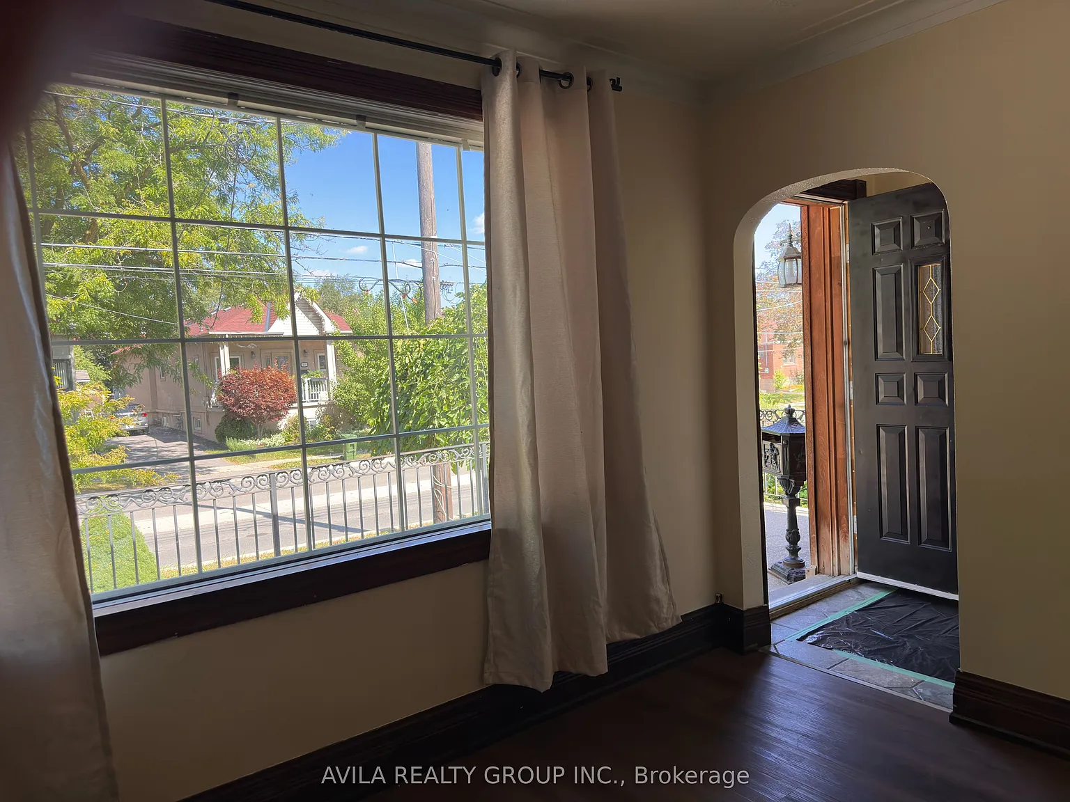 3 bed, $3,000 — Photo 4
