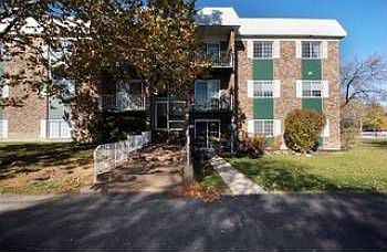 1st image of 1627 N Windsor Dr APT 208