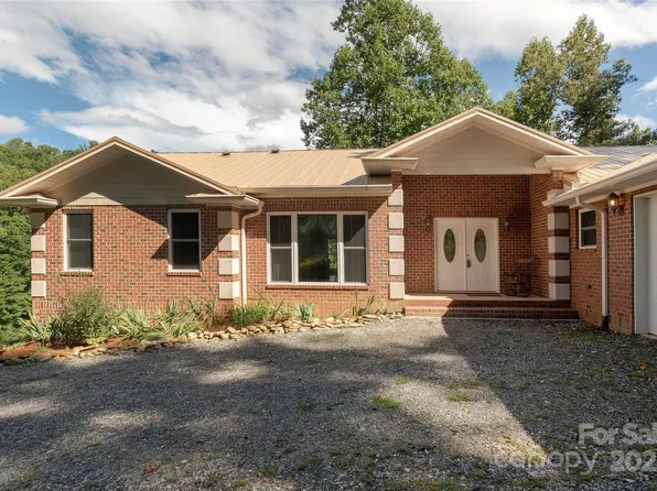 145 Frankie Ln, Flat Rock, NC 28731