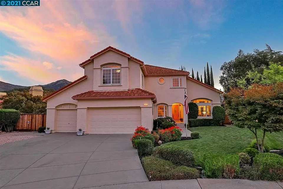 5 bed, 2857 sqft, $5,350 — Photo 1