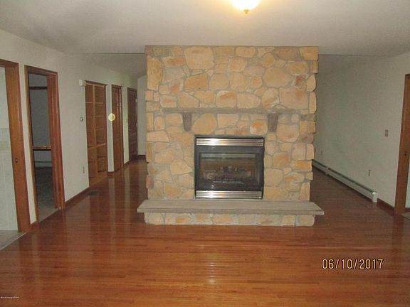 5th image of 187 Hillside Ln