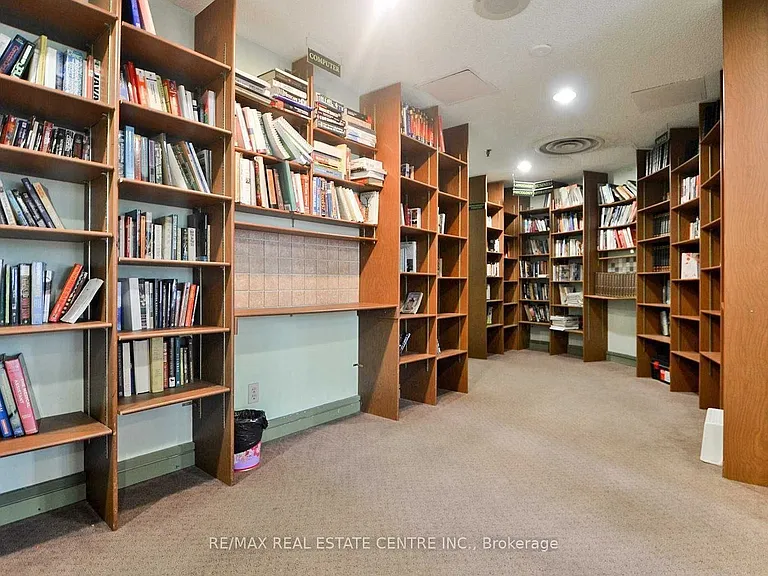 25 Trailwood Dr #1601 — Photo 3