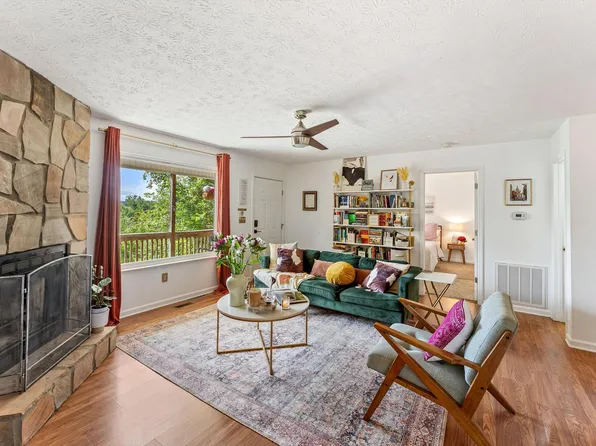 1720 Moon Ct, Sevierville, TN 37876