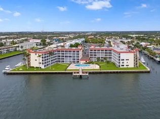 105 Paradise Harbour Blvd APT 211, North Palm Beach, FL 33408