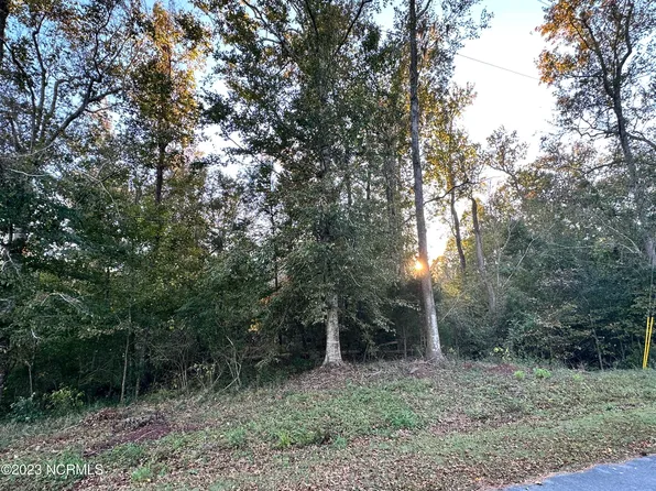 924&926 Stately Pines, New Bern, NC 28560