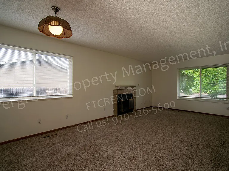 704 Ponderosa Dr — Photo 8
