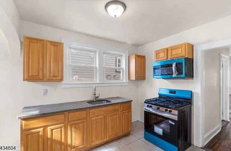 24 Irving Ave — Photo 11