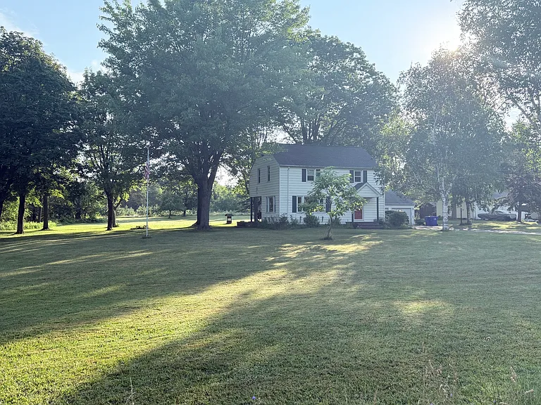 1592 N Creek Rd — Photo 10