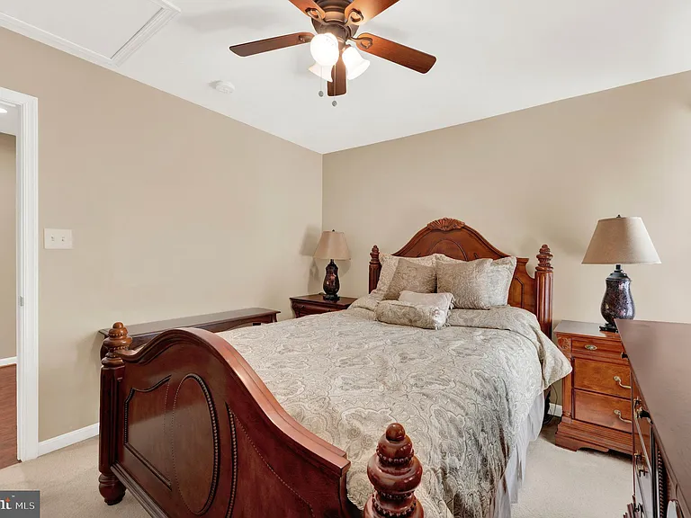 533 Rubens Cir — Photo 39