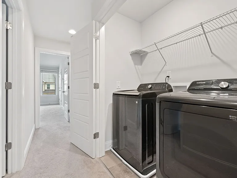 1033 Bonanza Ln — Photo 18