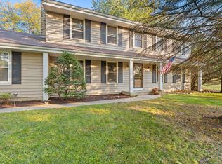 W303S3660 Saint Davids Dr, Waukesha, WI 53189