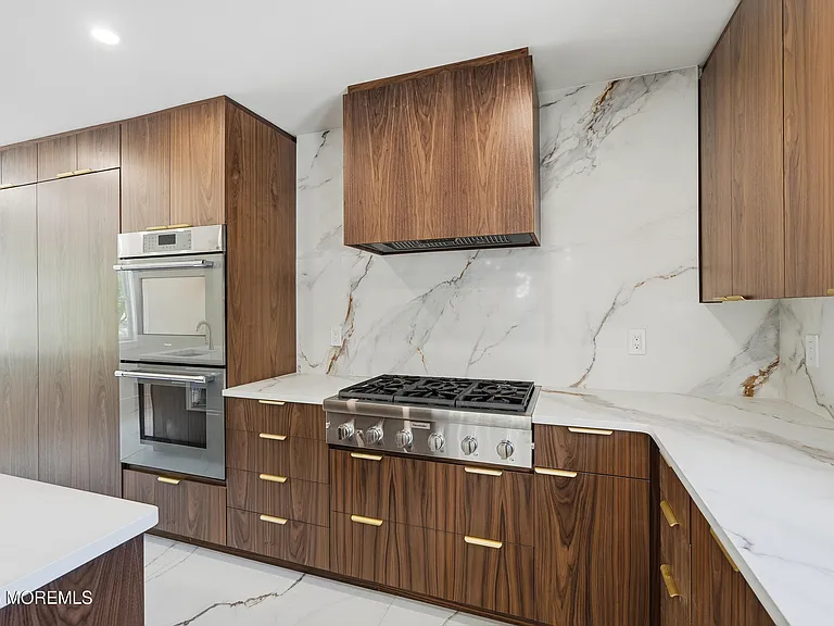 19 Roslyn Dr — Photo 14