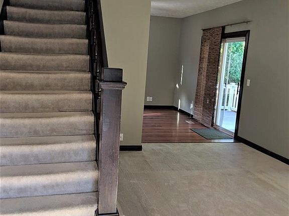 3rd image of 5026 Pioneers Blvd