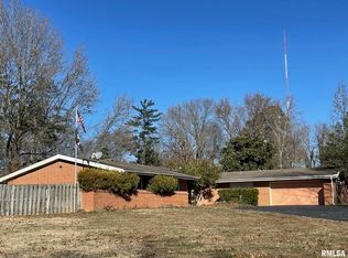 7 Pinewood Dr, Carbondale, IL 62901