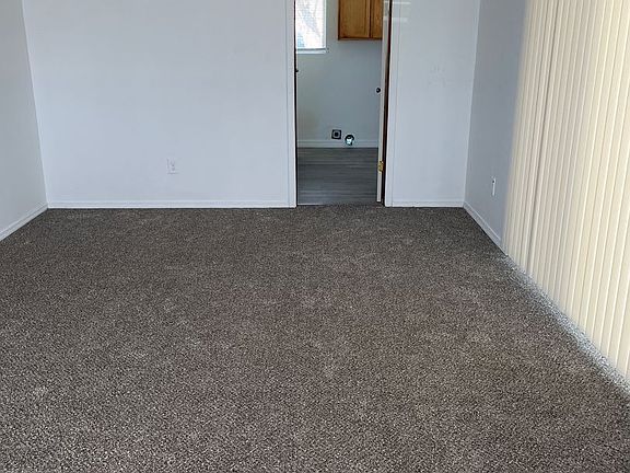 3rd image of 1528 N Mary St