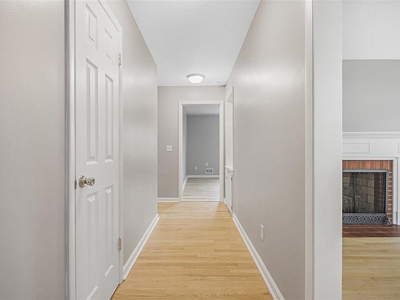 5th image of 2925 Smallhouse Rd