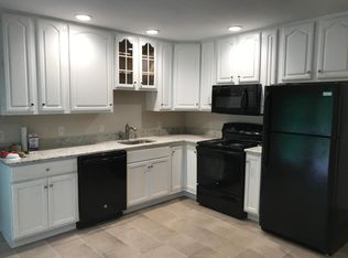 195 Little Deer Rd, Bridgeport, CT 06606