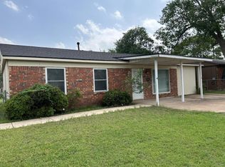 6106 NW Ash Ave, Lawton, OK 73505