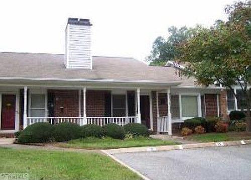 2nd image of 11 Collwood Ct