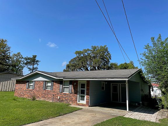 2nd image of 320 Lancaster Dr