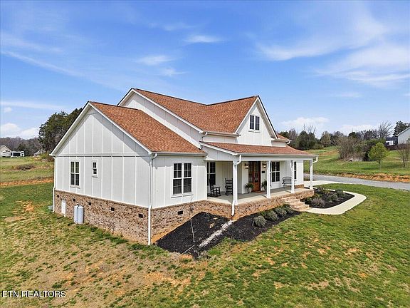 3rd image of 4817 Morganton Rd