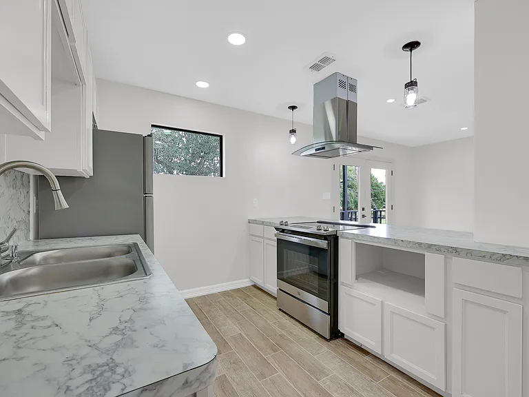 310 N 13th Ave #3 — Photo 6
