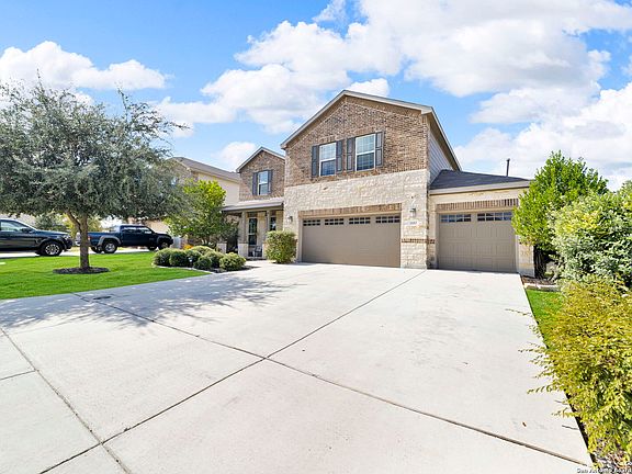 3rd image of 610 RIDGE PARK DR
