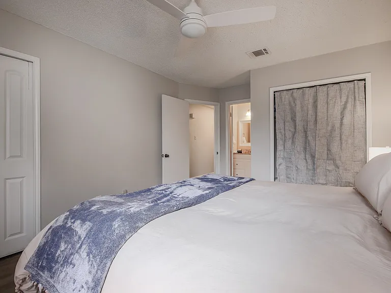 5947 Kevin Kelly Pl — Photo 20