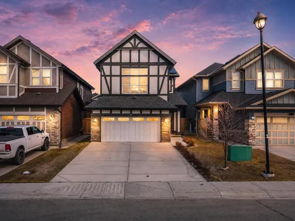 6 W Kingsbury Close SE, Airdrie, AB T4A 0R3