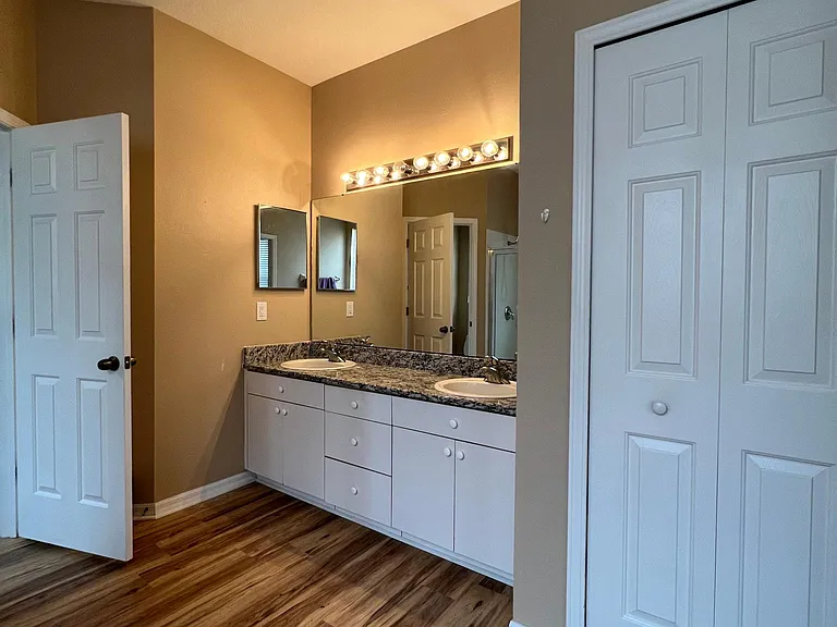 2632 Maylin Dr — Photo 20