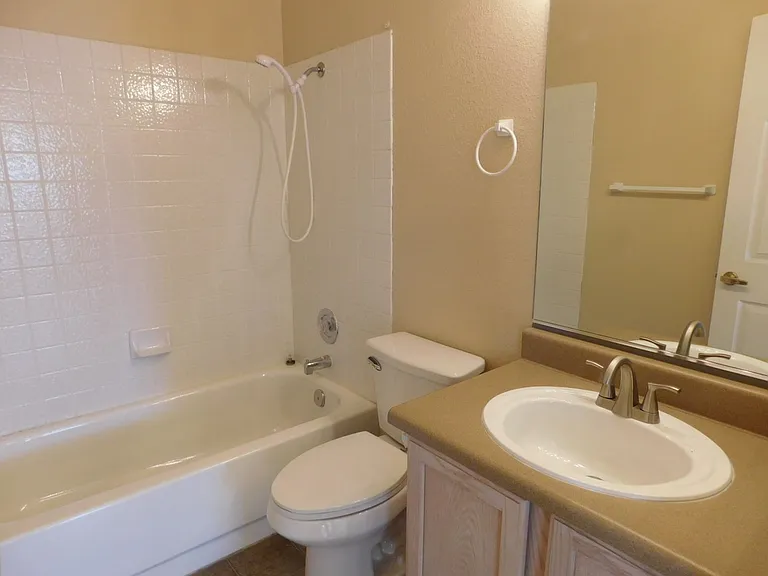 400 Opal Dr — Photo 13