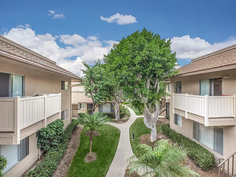 The Monrovia Apartment Homes — Photo 1