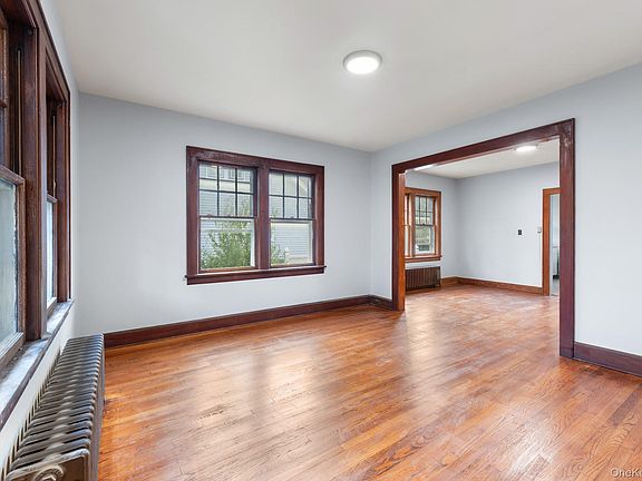 4th image of 16 Oak Terrace