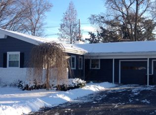 1536 Woodside Dr, East Lansing, MI 48823